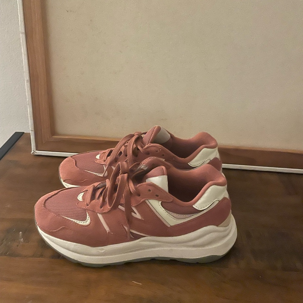 NEW BALANCE 57/40 - OYSTER PINK